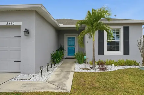 2220 Se Lucaya Street Port Saint Lucie FL 34952