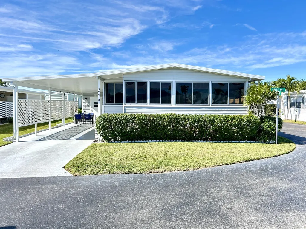 39012 Gayle Bay Boynton Beach FL 33436