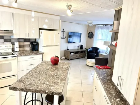 39012 Gayle Bay Boynton Beach FL 33436