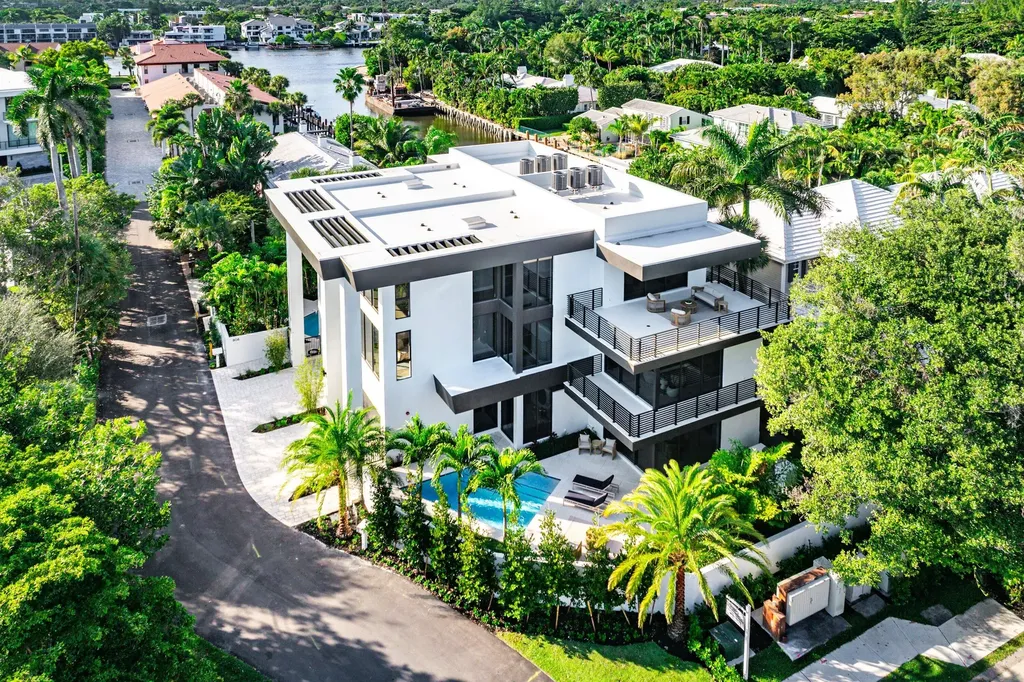 810 Andrews Avenue Delray Beach FL 33483