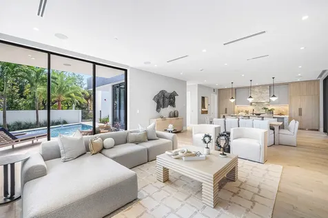 810 Andrews Avenue Delray Beach FL 33483
