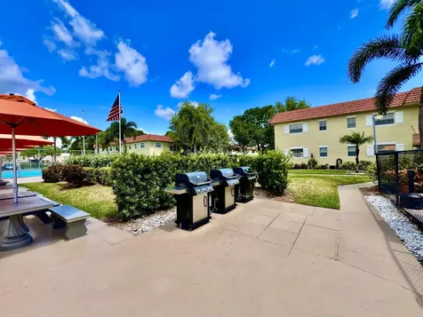 5640 Sw 3rd Place Margate FL 33068