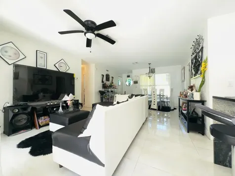 230 Ne 25th Street Pompano Beach FL 33064