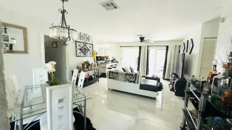 230 Ne 25th Street Pompano Beach FL 33064