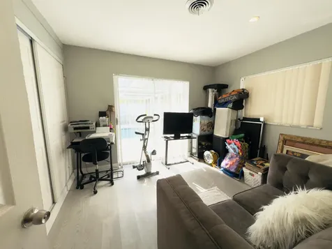 230 Ne 25th Street Pompano Beach FL 33064