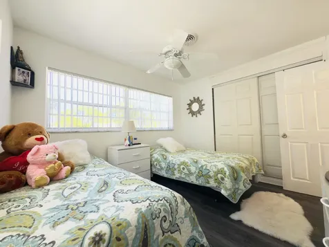 230 Ne 25th Street Pompano Beach FL 33064
