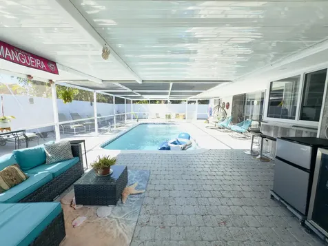 230 Ne 25th Street Pompano Beach FL 33064