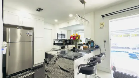 230 Ne 25th Street Pompano Beach FL 33064