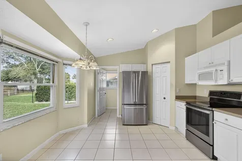 109 Monterey Way Royal Palm Beach FL 33411