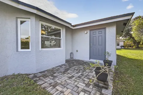 109 Monterey Way Royal Palm Beach FL 33411