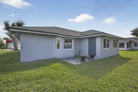109 Monterey Way Royal Palm Beach FL 33411