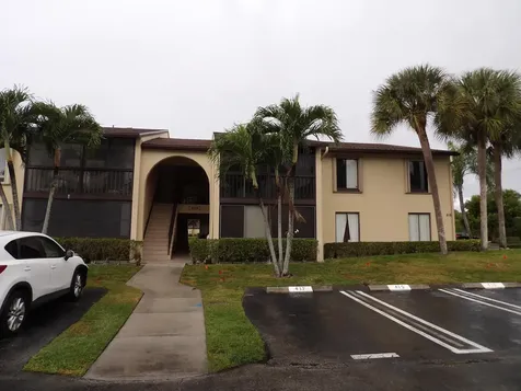 618 Sea Pine Way Greenacres FL 33415