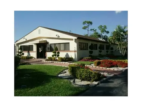 618 Sea Pine Way Greenacres FL 33415