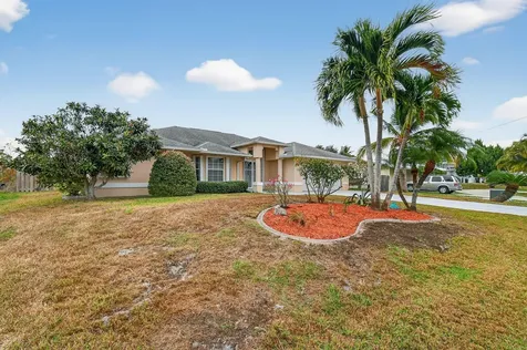 2450 Se Perugia Street Port Saint Lucie FL 34952