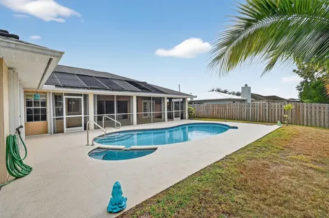 2450 Se Perugia Street Port Saint Lucie FL 34952