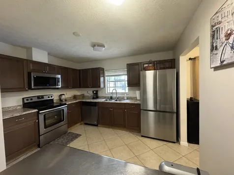 882 Se Walters Terrace Port Saint Lucie FL 34983