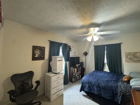 882 Se Walters Terrace Port Saint Lucie FL 34983