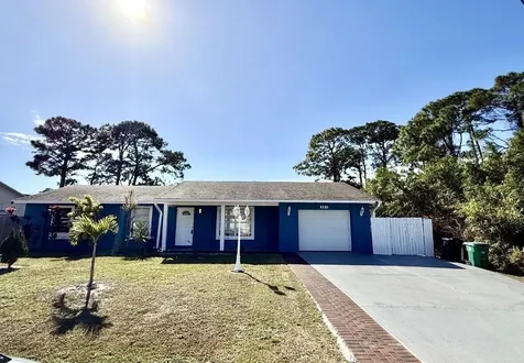 882 Se Walters Terrace Port Saint Lucie FL 34983