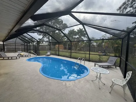 882 Se Walters Terrace Port Saint Lucie FL 34983
