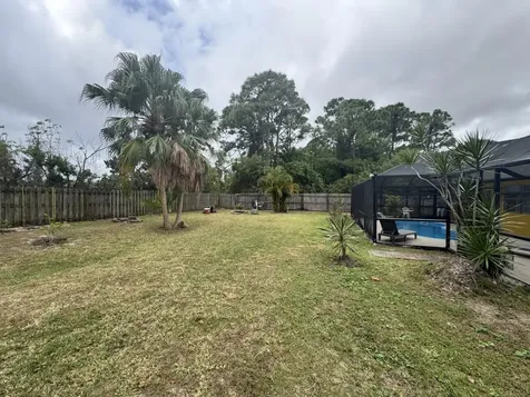 882 Se Walters Terrace Port Saint Lucie FL 34983