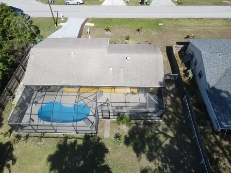 882 Se Walters Terrace Port Saint Lucie FL 34983