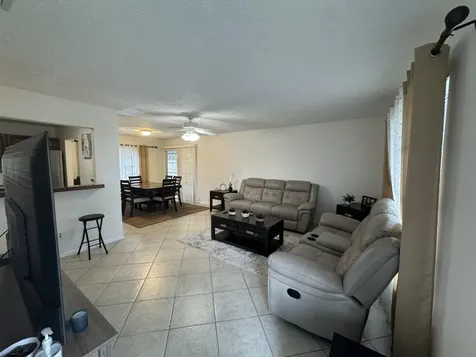882 Se Walters Terrace Port Saint Lucie FL 34983
