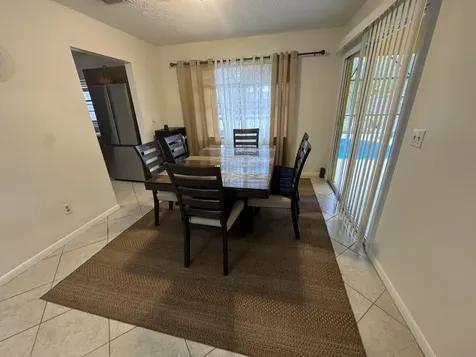 882 Se Walters Terrace Port Saint Lucie FL 34983