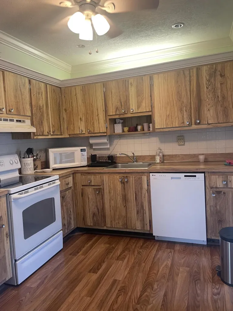 523 Piedmont K Delray Beach FL 33484