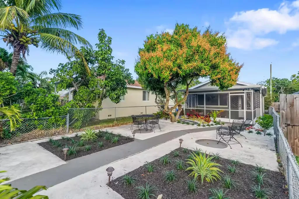 610 N D Street Lake Worth Beach FL 33460