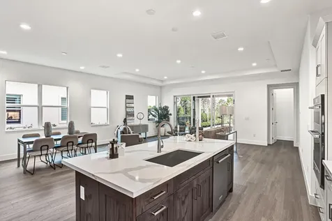 203 Se Calmo Circle Port Saint Lucie FL 34984