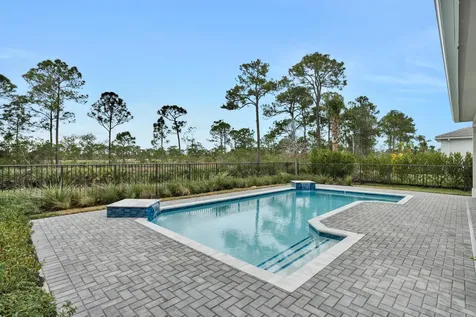 203 Se Calmo Circle Port Saint Lucie FL 34984