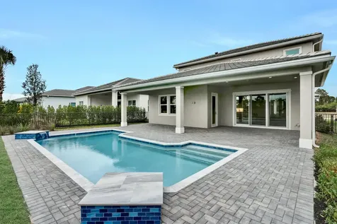 203 Se Calmo Circle Port Saint Lucie FL 34984
