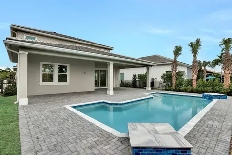 203 Se Calmo Circle Port Saint Lucie FL 34984