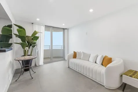 5555 Collins Avenue Miami Beach FL 33140