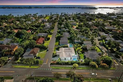 246 Elwa Place West Palm Beach FL 33405