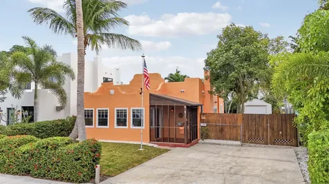 528 Avenida Hermosa West Palm Beach FL 33405