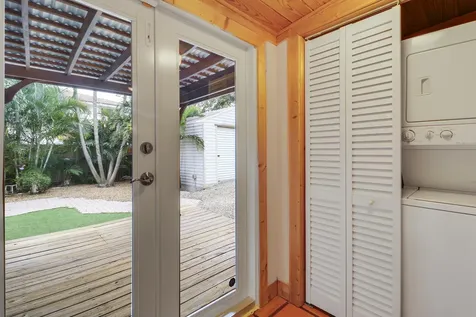 528 Avenida Hermosa West Palm Beach FL 33405