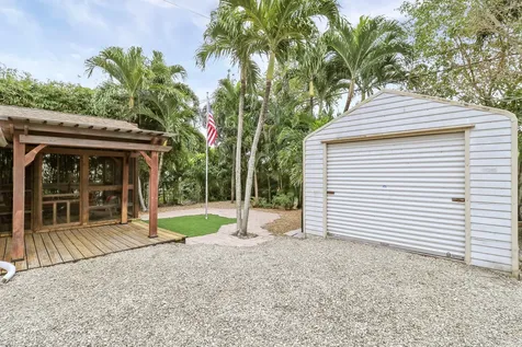 528 Avenida Hermosa West Palm Beach FL 33405