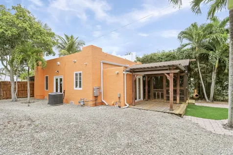 528 Avenida Hermosa West Palm Beach FL 33405