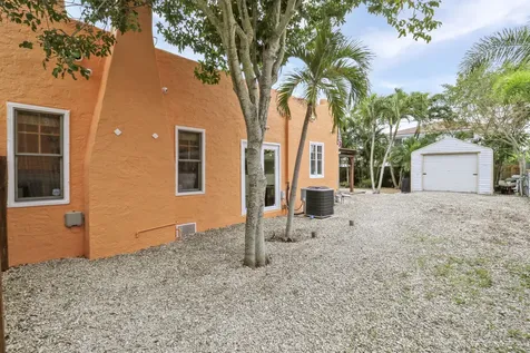 528 Avenida Hermosa West Palm Beach FL 33405