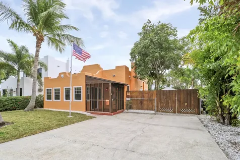 528 Avenida Hermosa West Palm Beach FL 33405