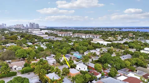 528 Avenida Hermosa West Palm Beach FL 33405