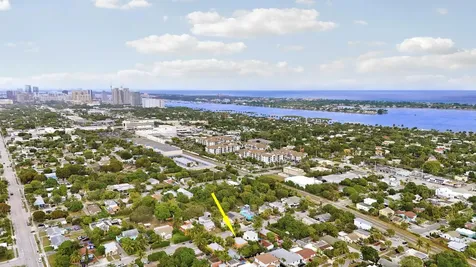 528 Avenida Hermosa West Palm Beach FL 33405