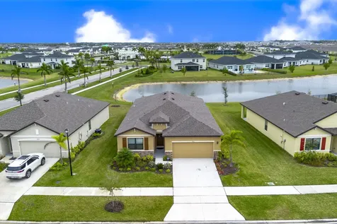 9731 Sw Triton Way Port Saint Lucie FL 34987