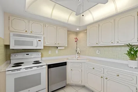 10 Se 13th Street Boca Raton FL 33432