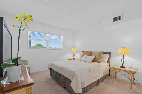 10 Se 13th Street Boca Raton FL 33432