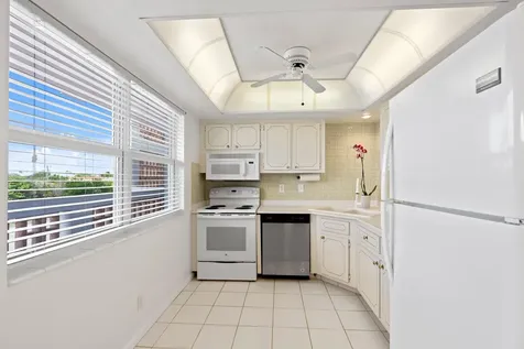 10 Se 13th Street Boca Raton FL 33432