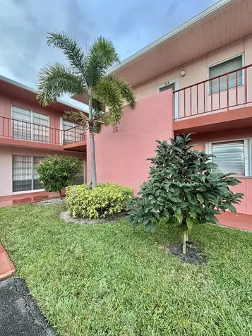 26 Golfs Edge A West Palm Beach FL 33417