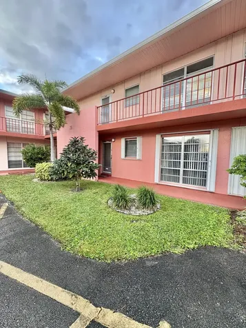 26 Golfs Edge A West Palm Beach FL 33417