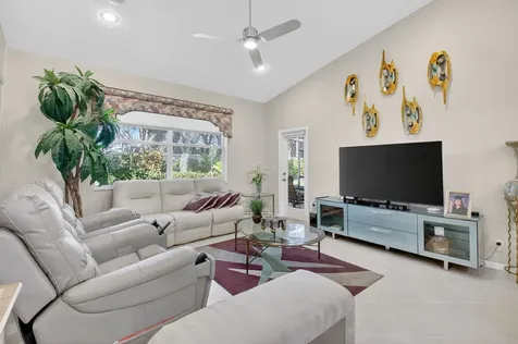 6165 Petunia Road Delray Beach FL 33484